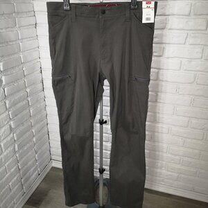 NWT Wrangler Men's Size 36/32 Dark Grey Straight Fit Casual Pants
